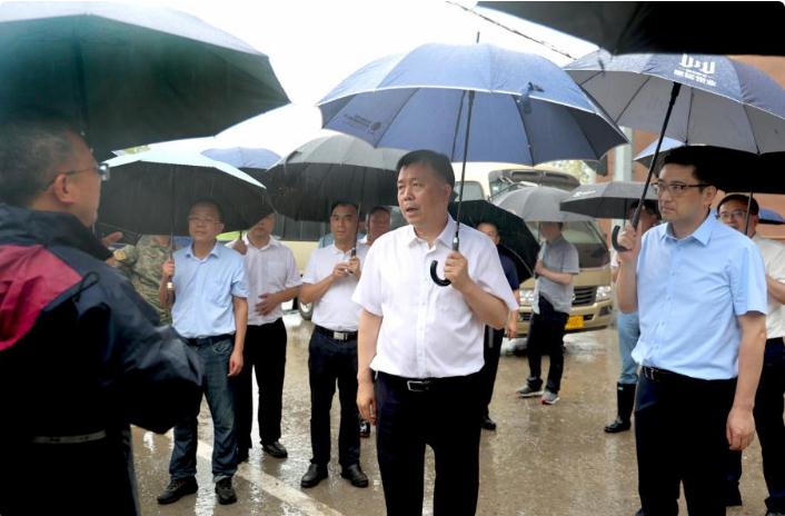 市領(lǐng)導(dǎo)檢查督導(dǎo)防汛防臺(tái)工作,把防汛防臺(tái)措施抓實(shí)抓細(xì)抓到位